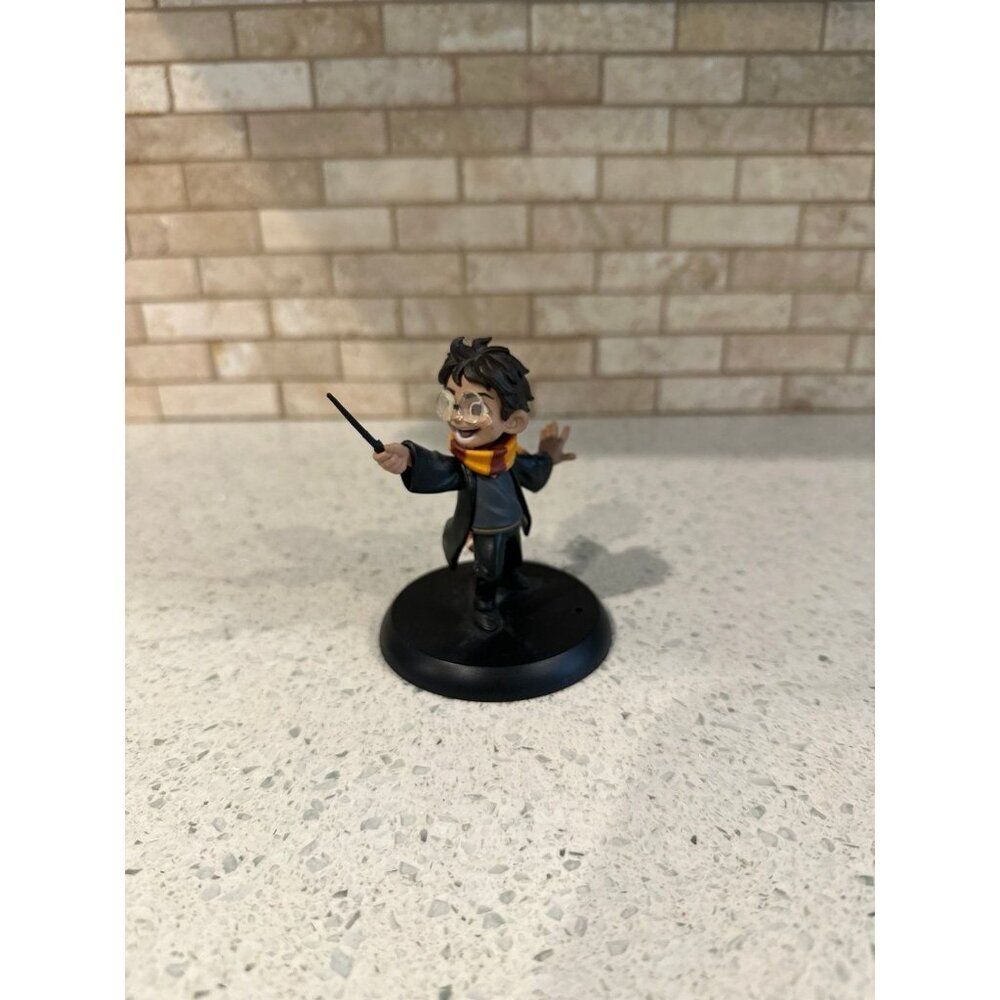 Harry‎ Potter Wizarding World Harry's First Spell Statue by Q-Fig
